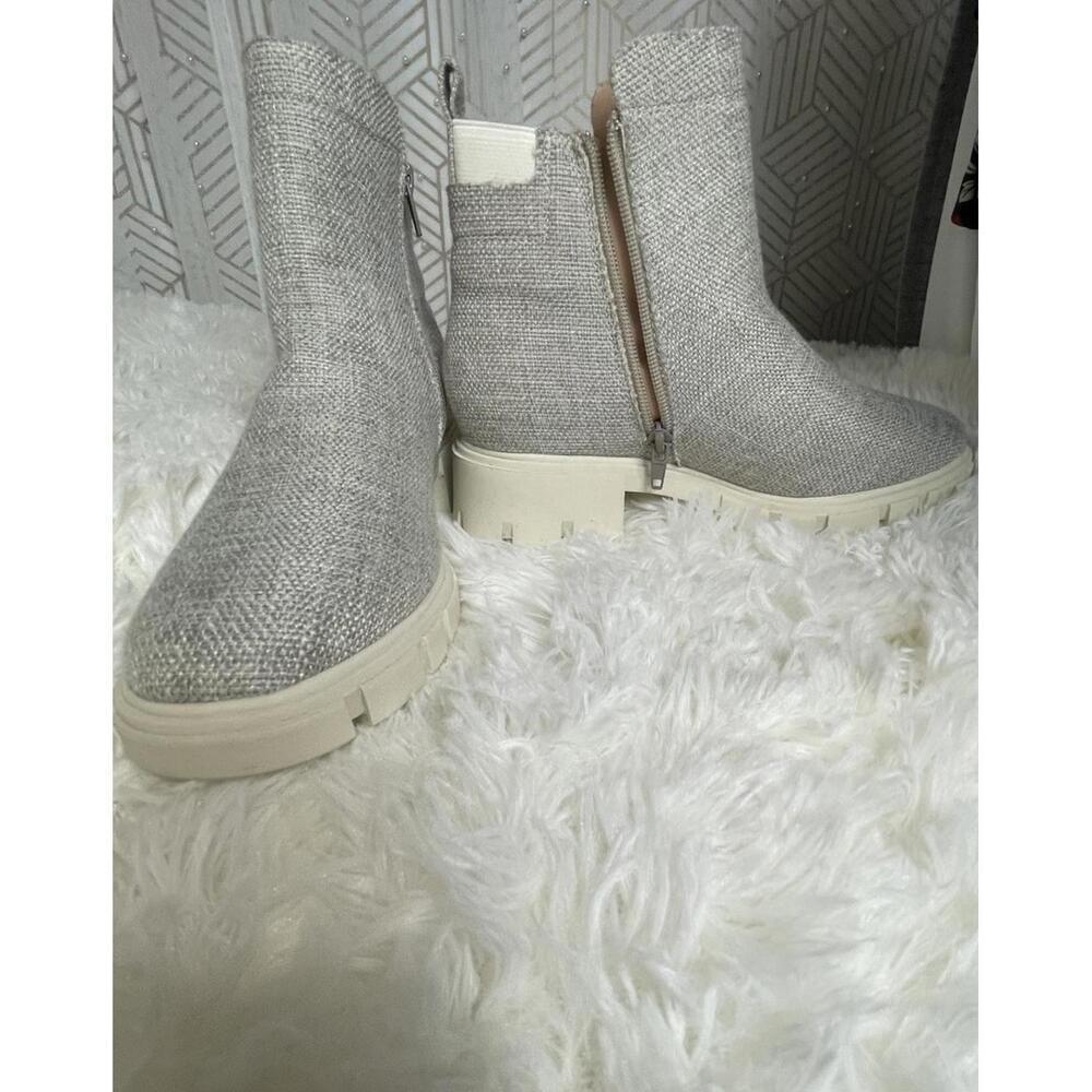 Journee Collection Women Jeeva Ankle Chelsea Boots Size US 7.5M Grey Knit